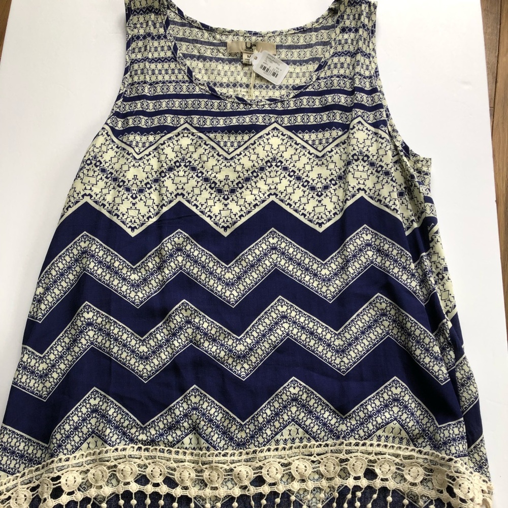 “Ya Los Angeles” blue/white tank top with lace